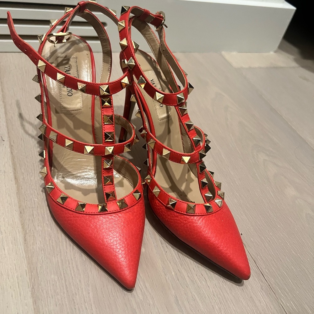 Valentino Rare Red Rockstud Heels - Picture 2 of 4